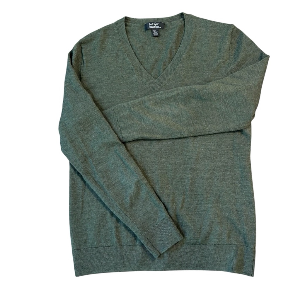 Merino wool Lord & Taylor V-neck dark green sweater